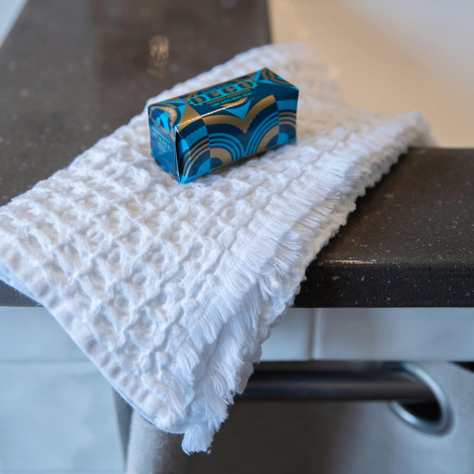 COTON GAUFRE - Serviette de toilette blanche en coton gaufré 30X45 CM