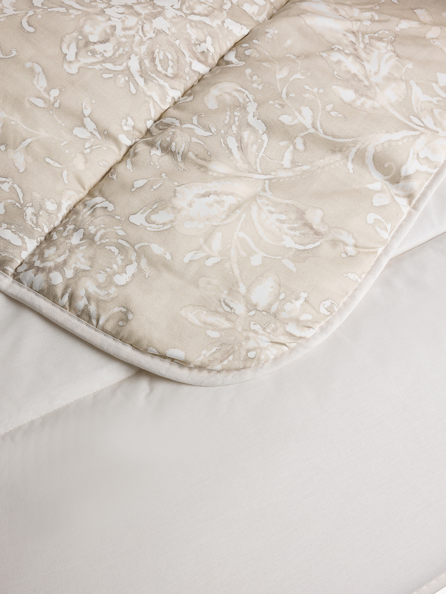 Trapunta per letto matrimoniale in raso di cotone Portofino