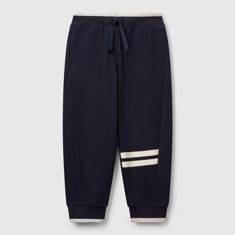 Joggers in lightweight sweat