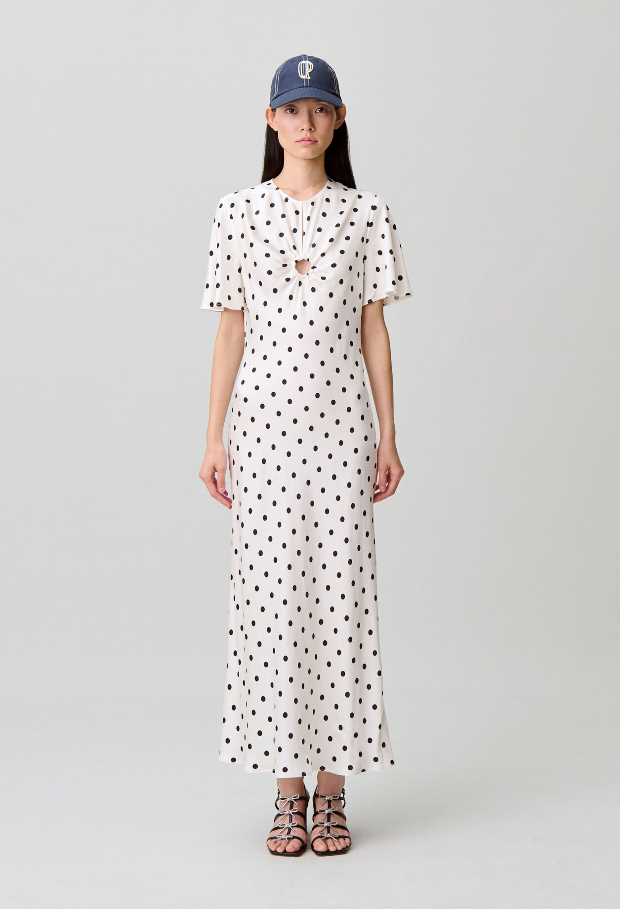Robe longue satinée à pois