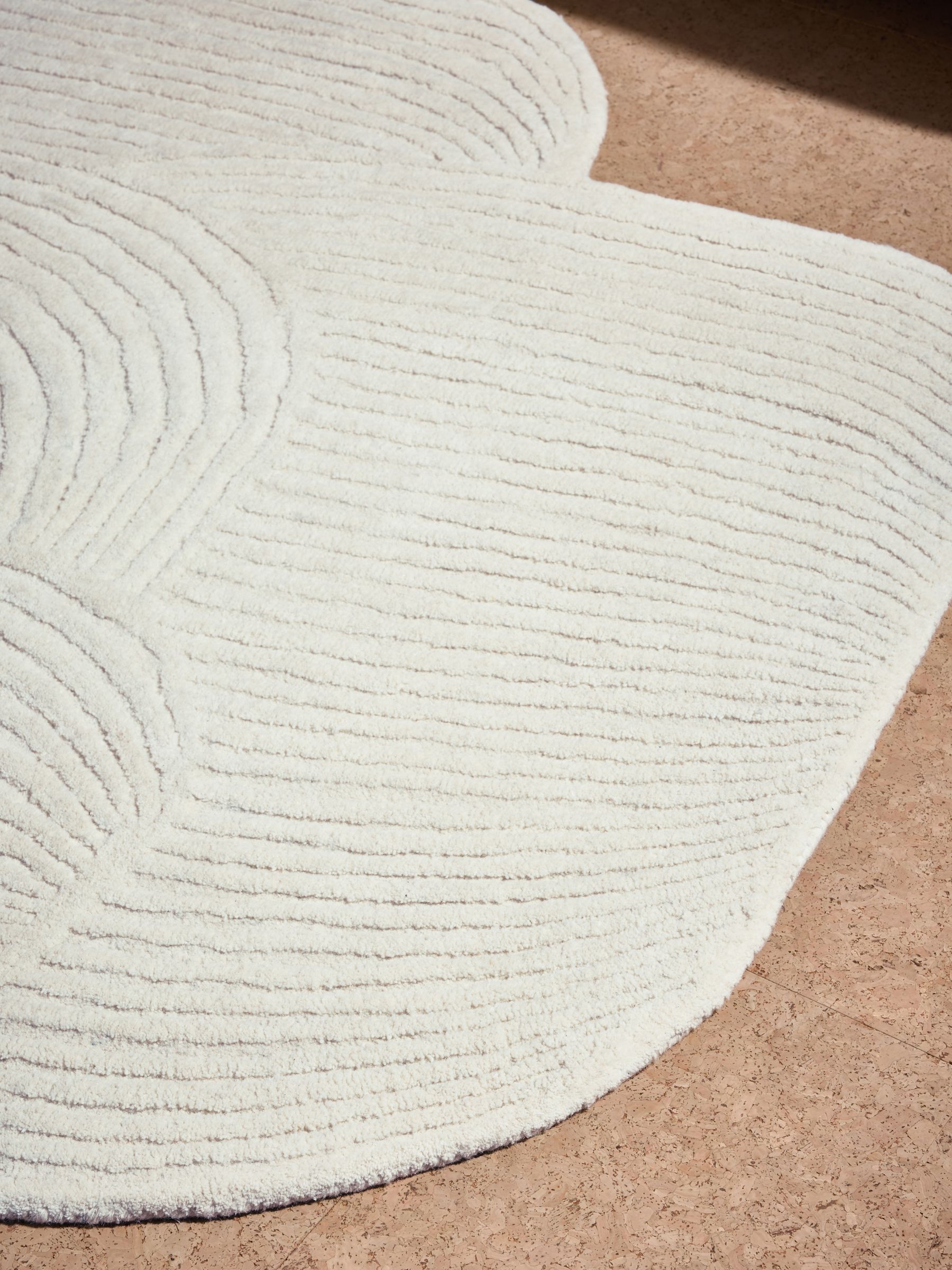 Casey Wool Tufted Rug in Natural