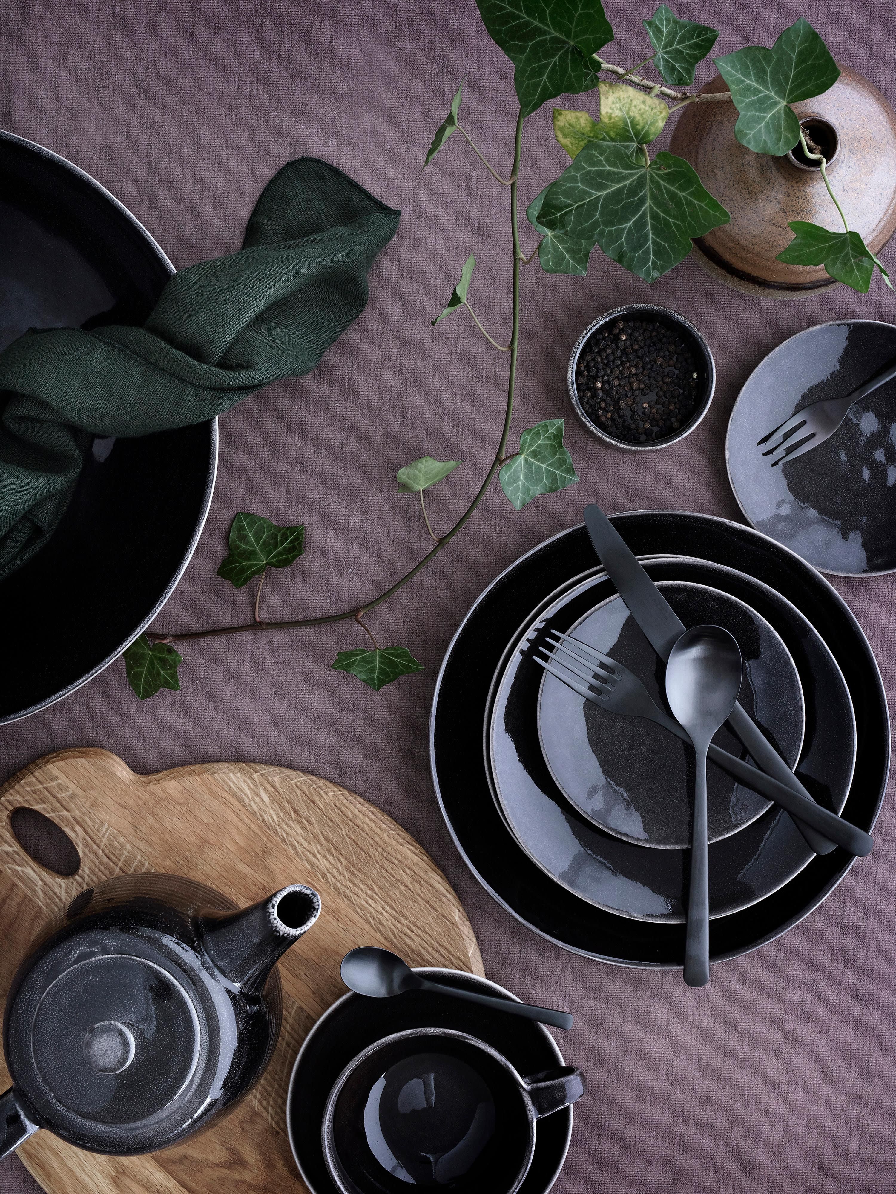 Handgemachte Teetasse Nordic Coal mit Untertasse