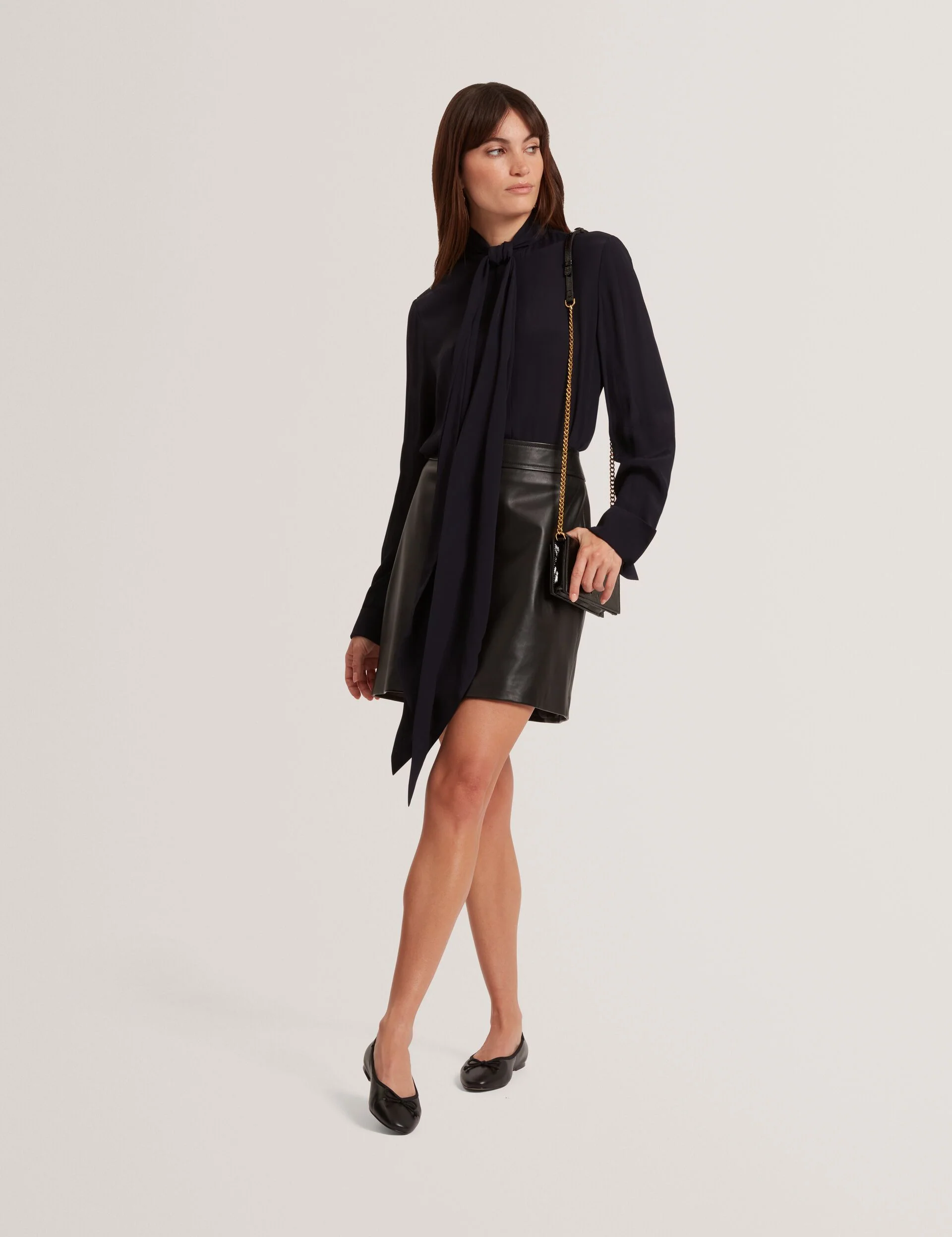 VIKTA | BLACK