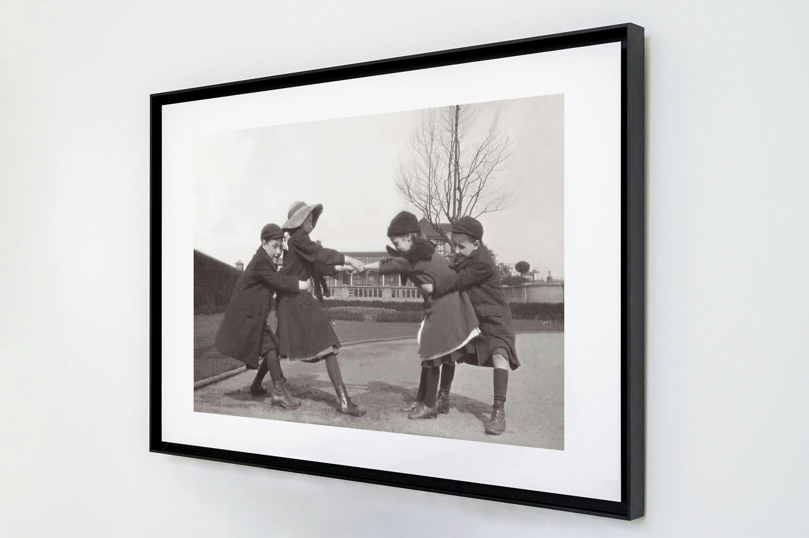 ENFANCE - Photo ancienne noir et blanc enfance n°02 cadre noir 40x60cm