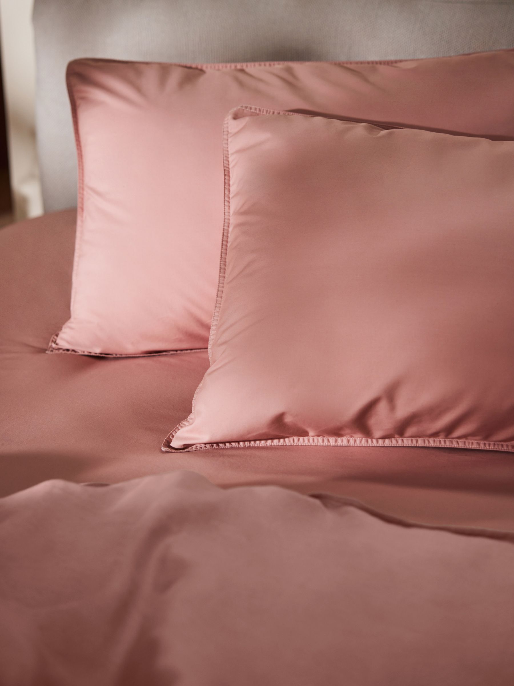 Set of 2 Cosy Washed Cotton Pillowcases in Dusty Rose
