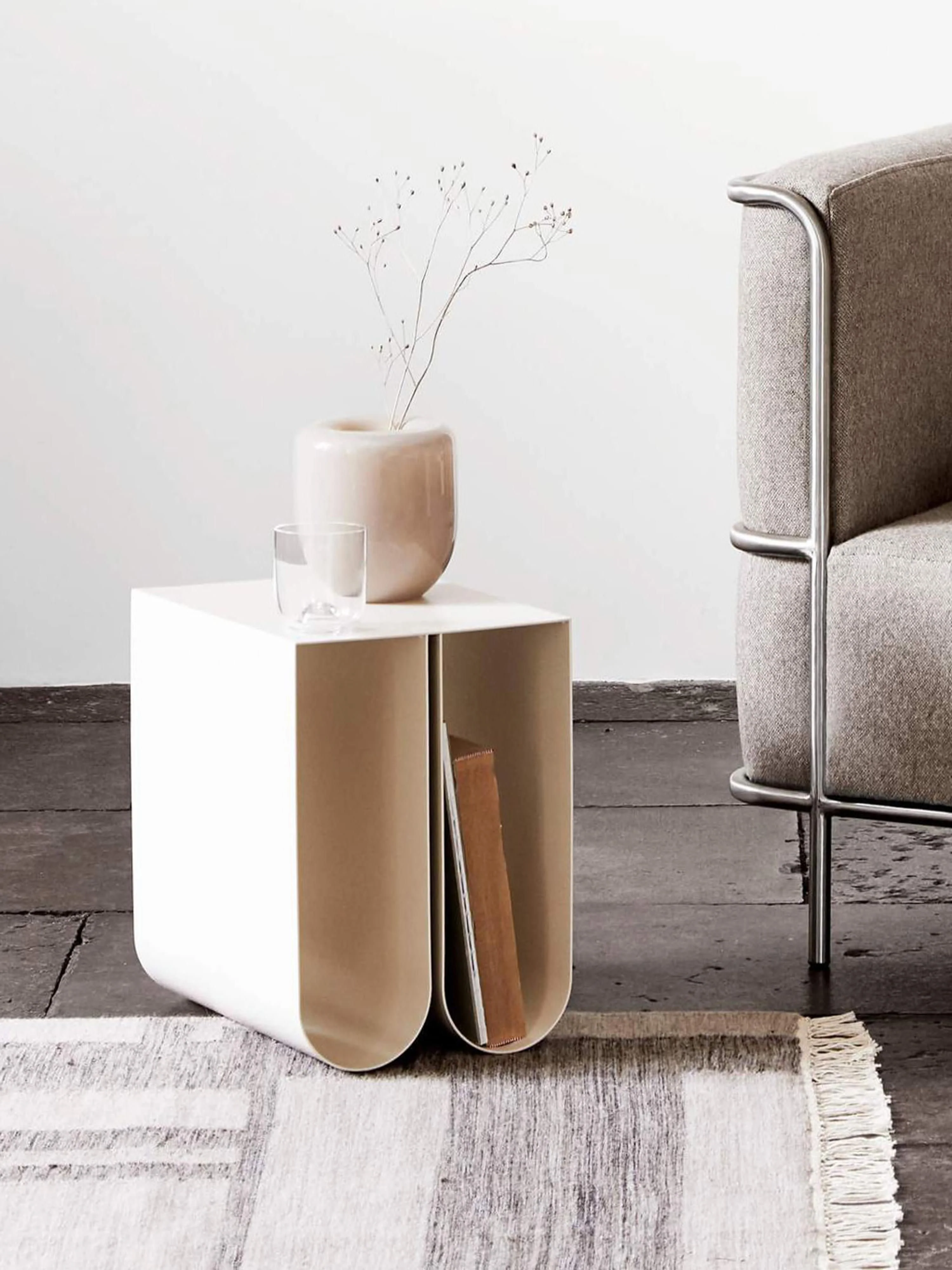 Metall-Beistelltisch Curved