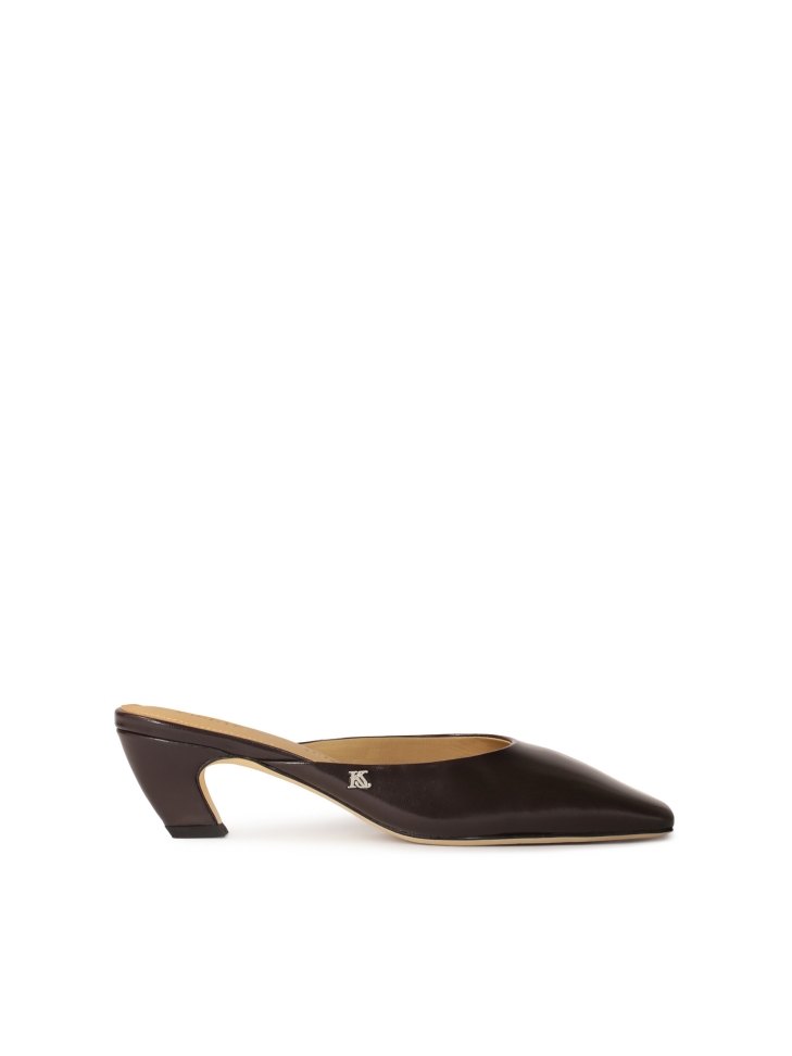 Slip-on mules with full front