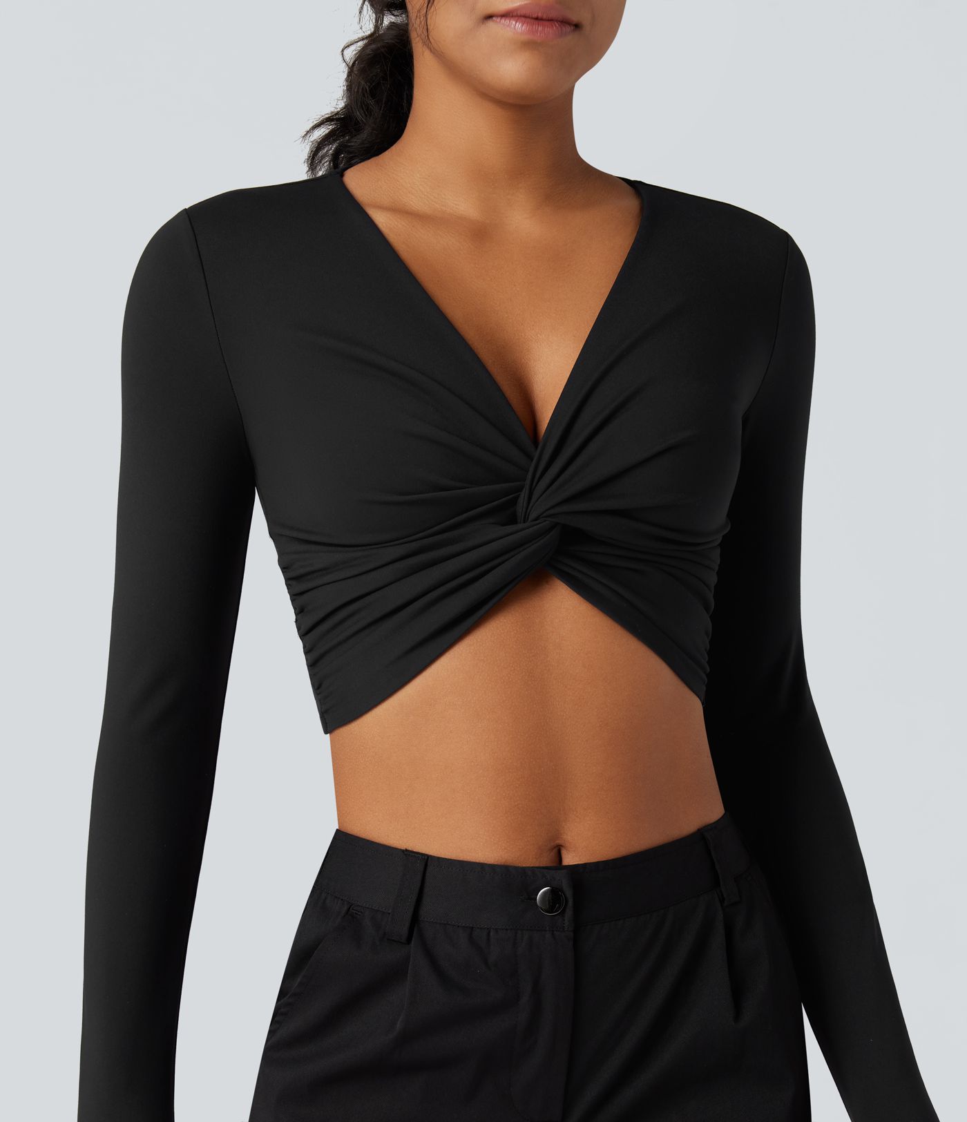 Top de sport yoga SoftlyZero™ Plush court col V profond torsadé manches longues