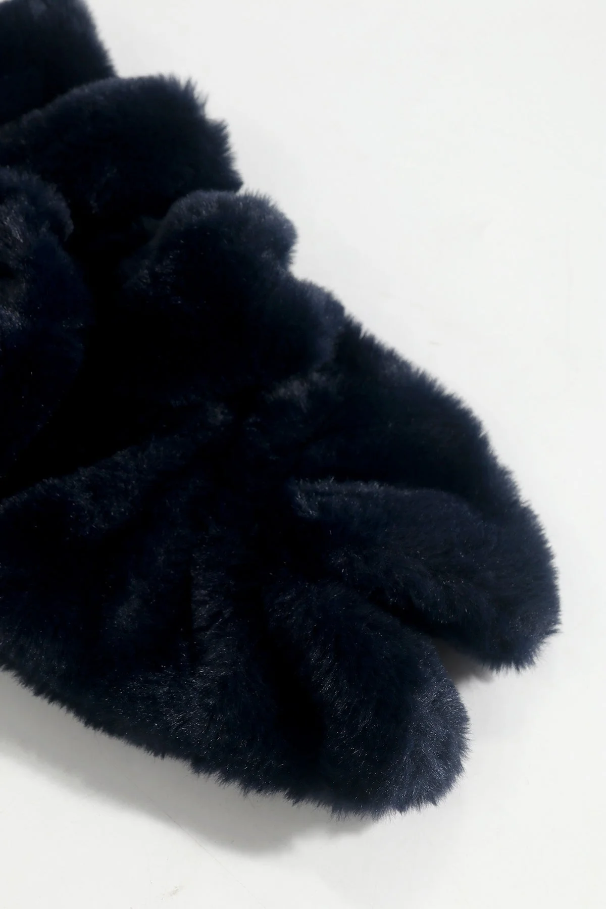 Ruched Faux Fur Scarf in Navy