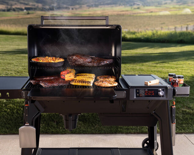Traeger Woodridge Pro Pellet Grill & Smoker
