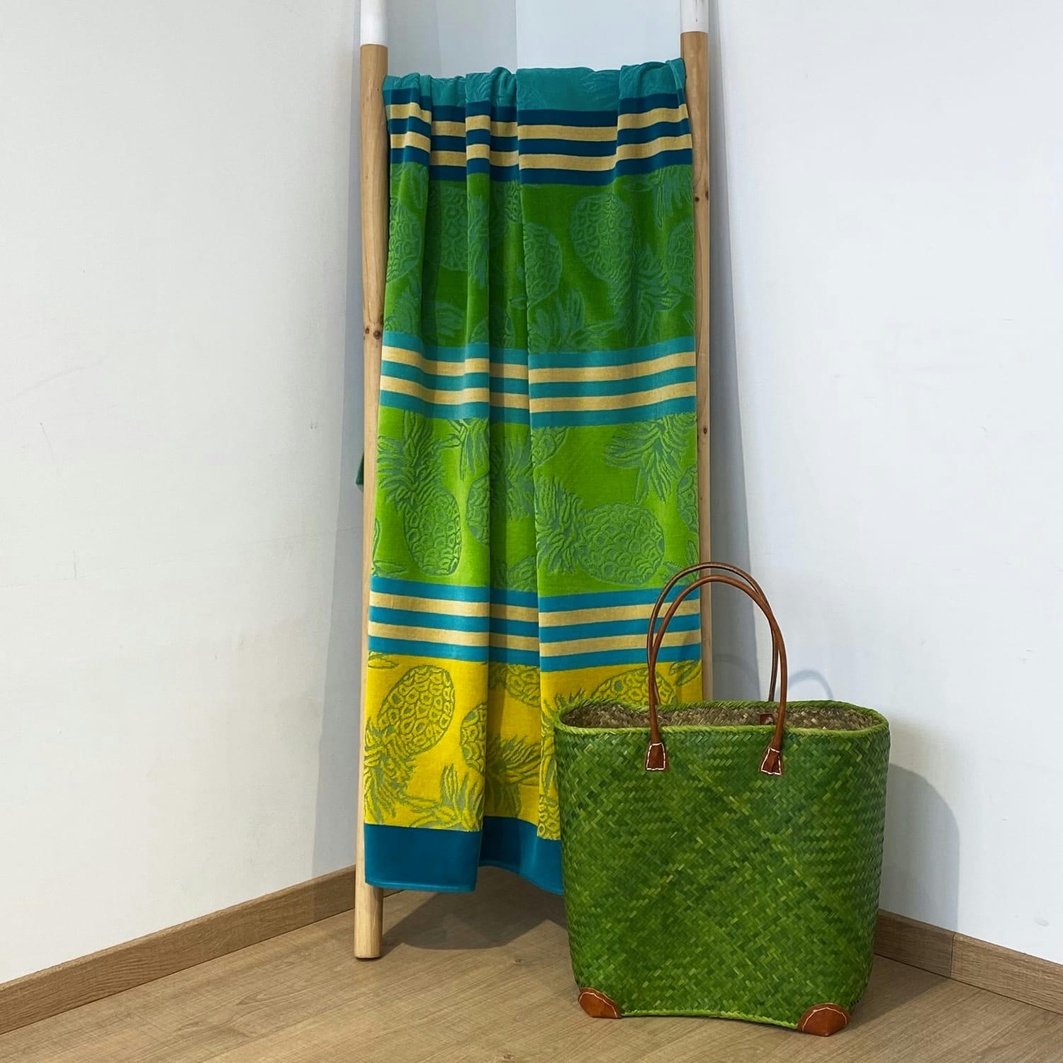 RAYURES AVEC MOTIFS ÉPONGE VELOURS CISELÉE - Serviette de plage éponge velours ciselée Cancun 90x170 vert