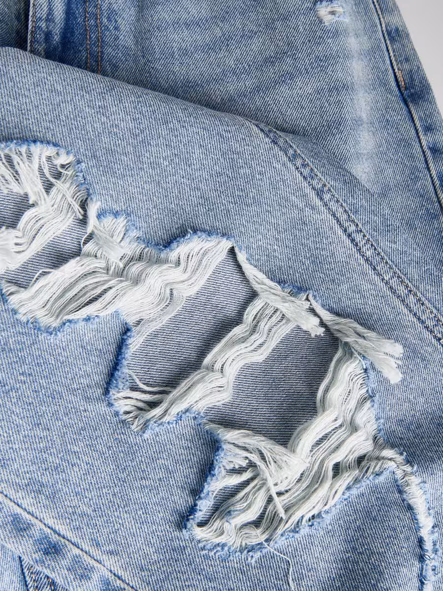 Ripped Boyfriend Jeans