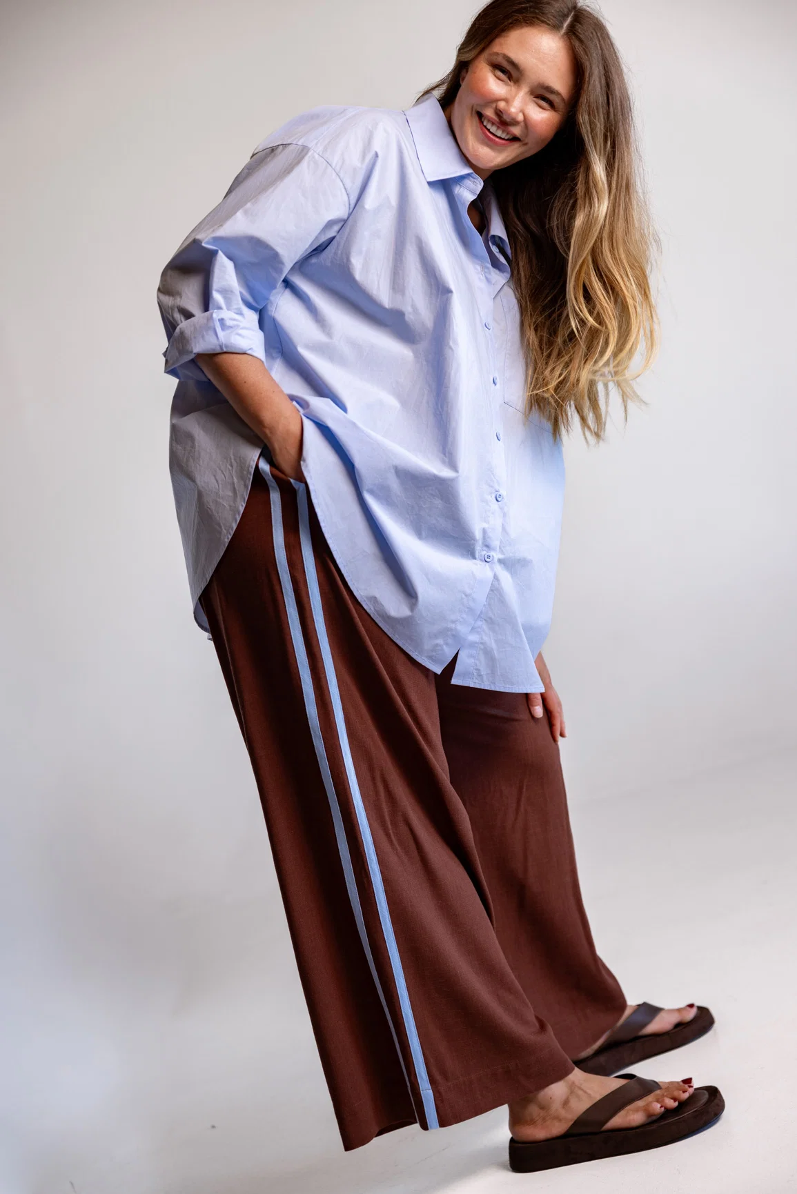 Side Stripe Linen Blend Pants in Dark Chocolate & Baby Blue