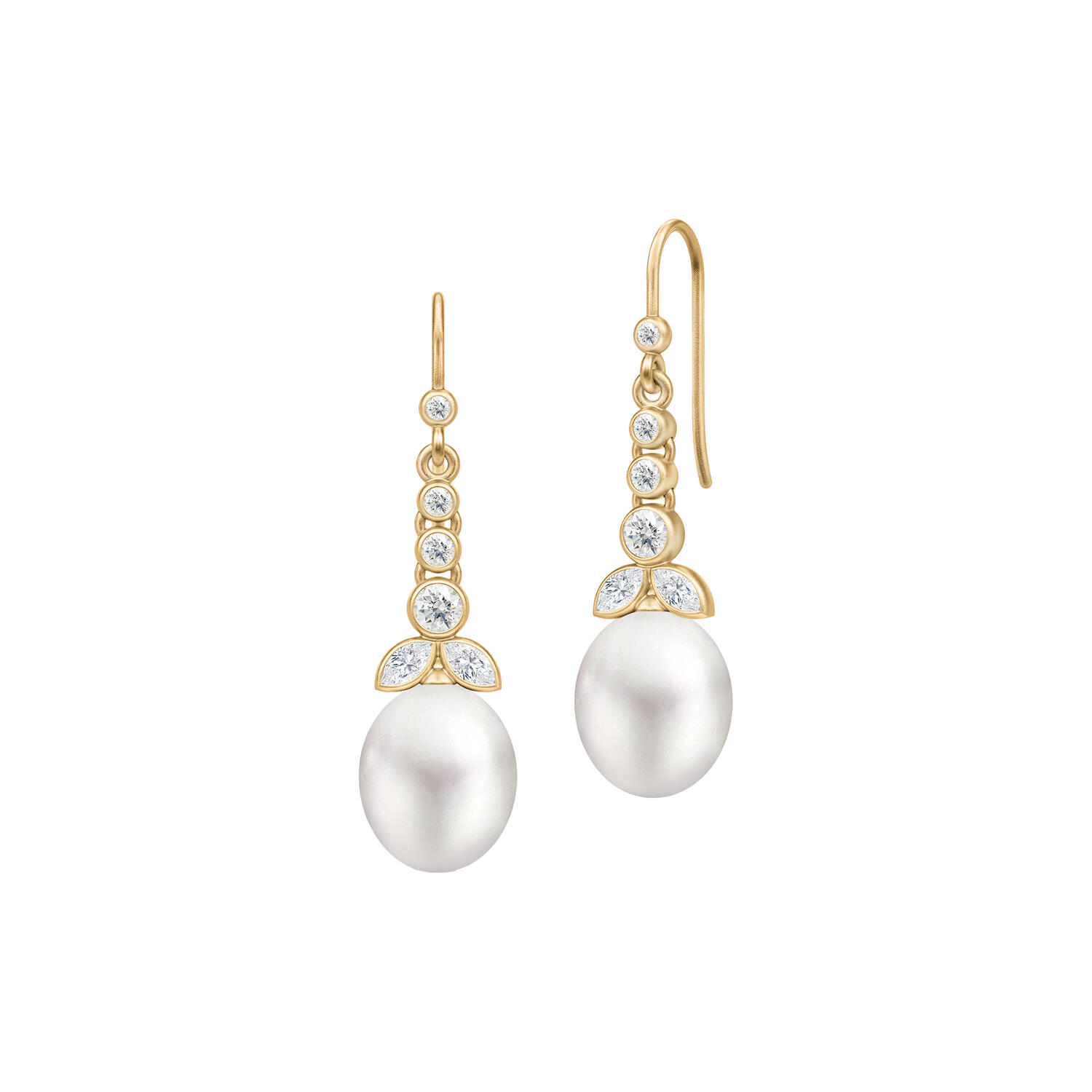 Treasure Chandelier, gold/freshwater pearls