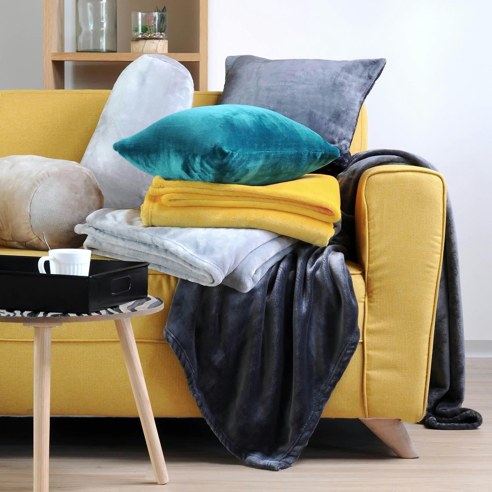 - Housse de coussin douceur polyester marron brun 40x40 cm