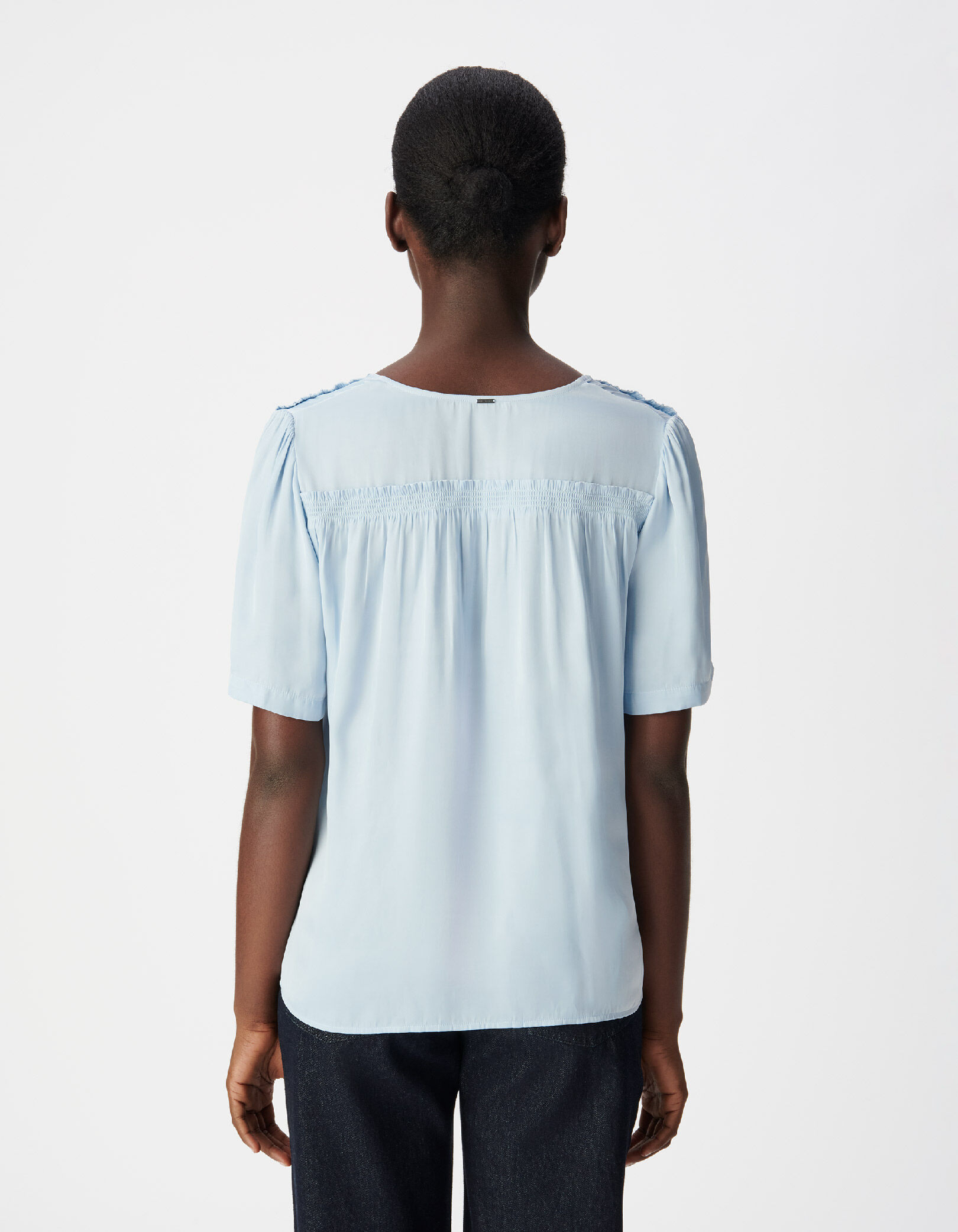 Top bleu satiné détails smocks Femme