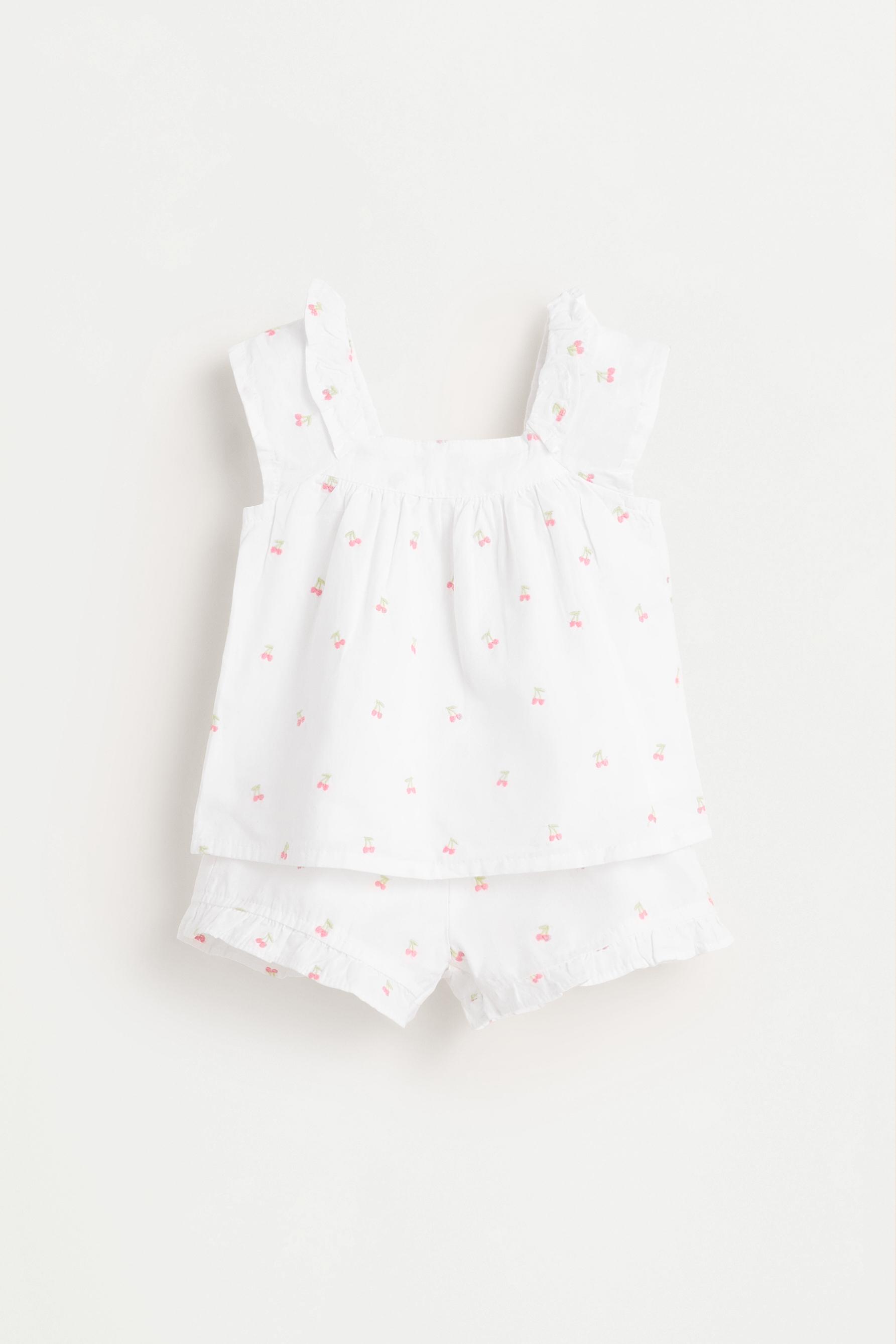 Set blusa y shorts bordado cerezas