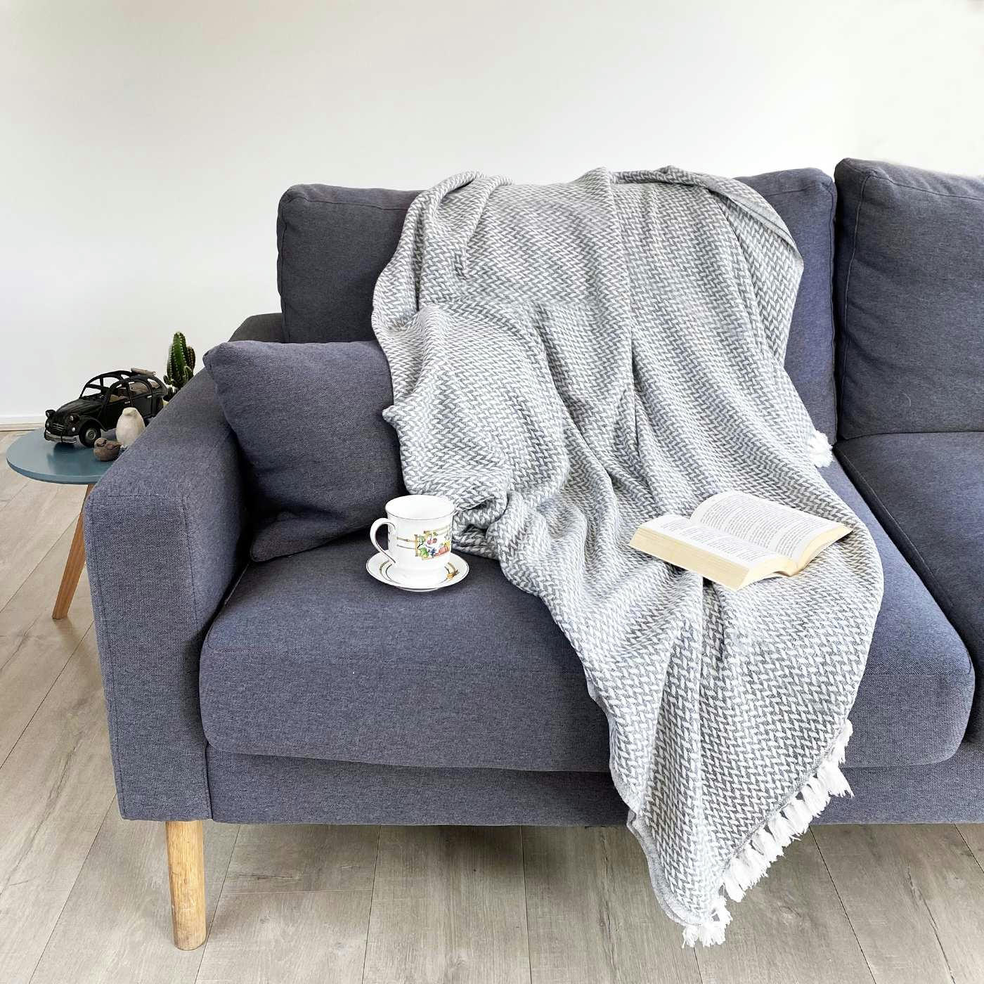 GRIS SOURIS - Plaid cachemire et laine petits chevrons gris souris 130 x 230 cm