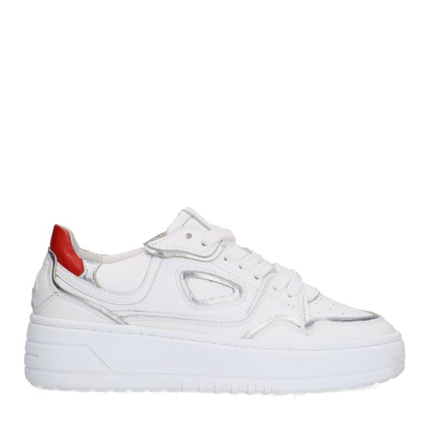 Witte leren sneakers met zilveren details