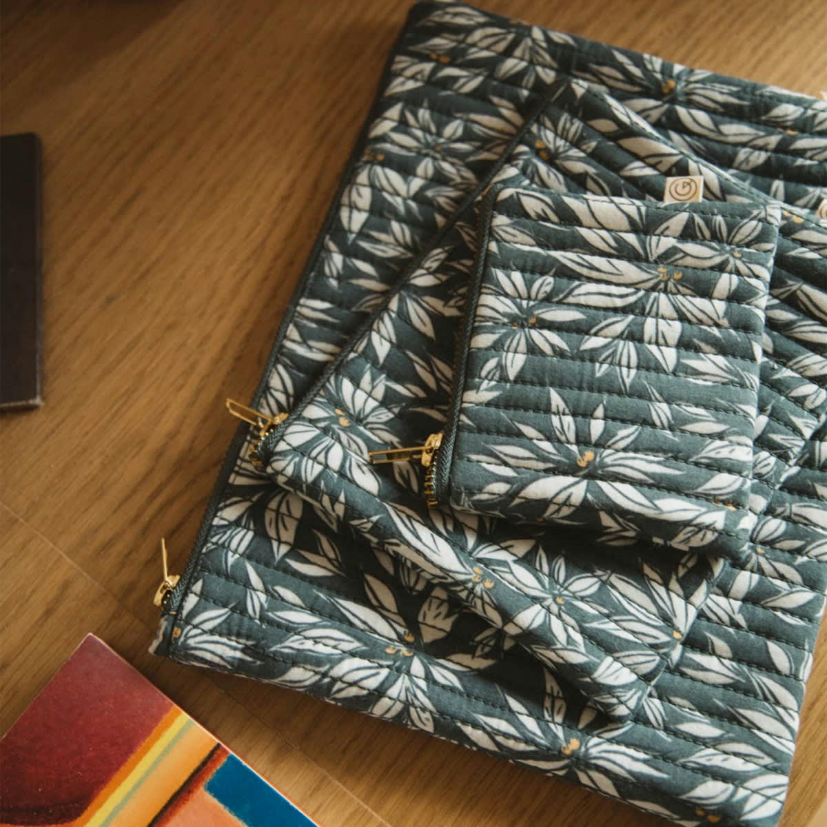 LA CABANE - Porte-monnaie en coton imprimé  feuille bleue