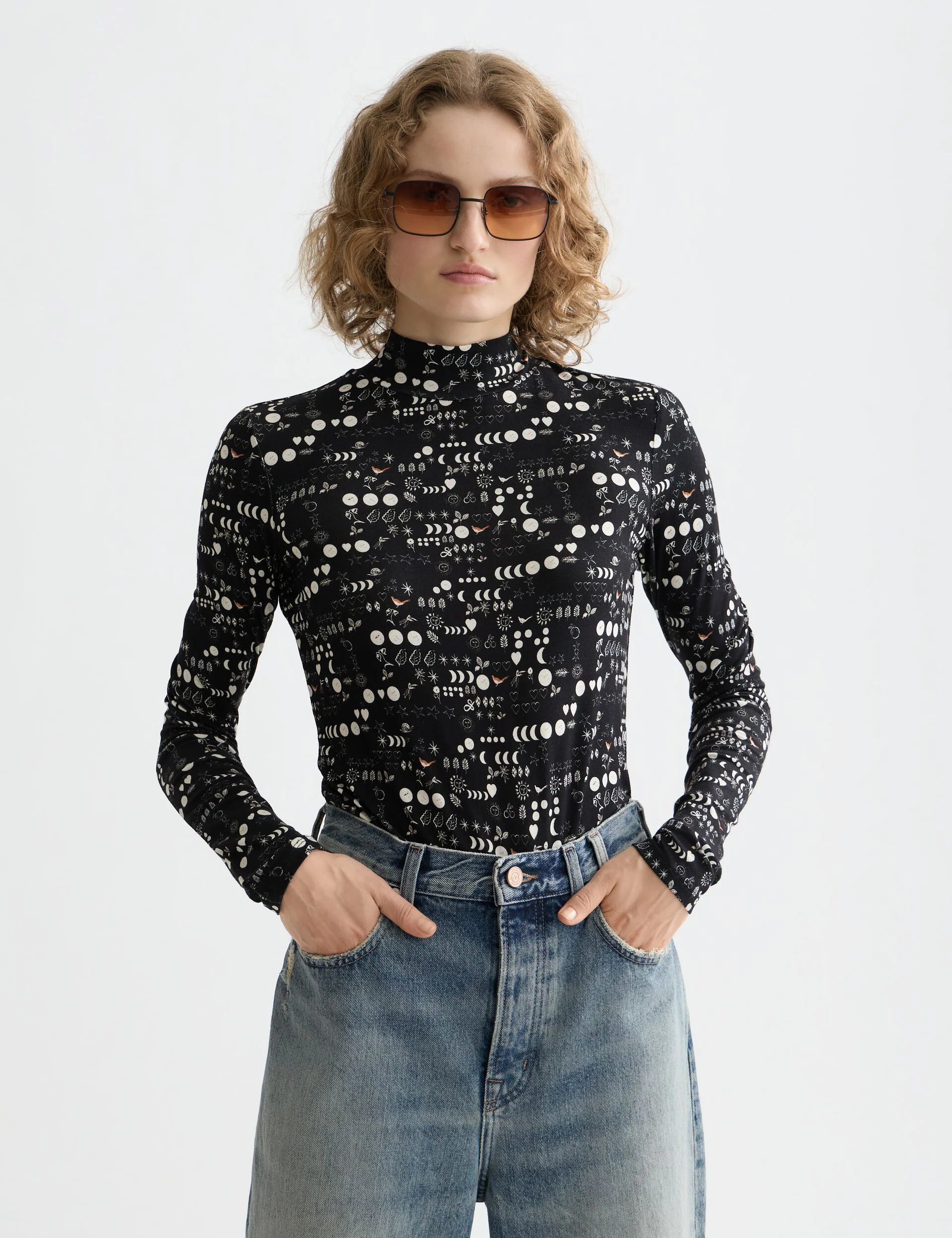 All over printed mock neck long sleeve T-shirt