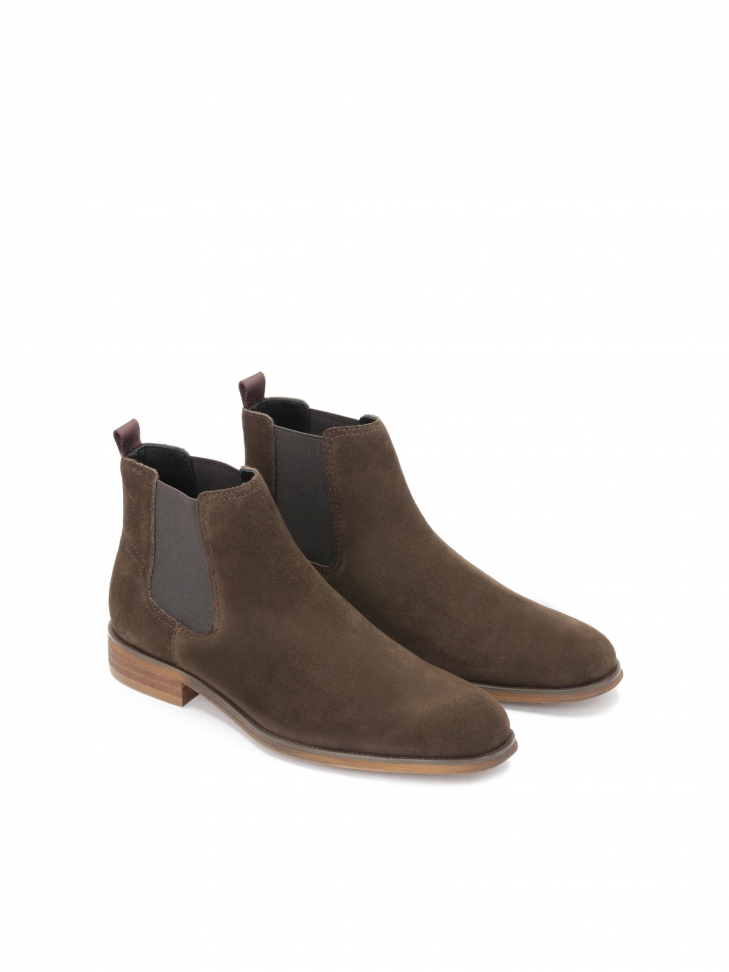 Men's brown Chelsea boots