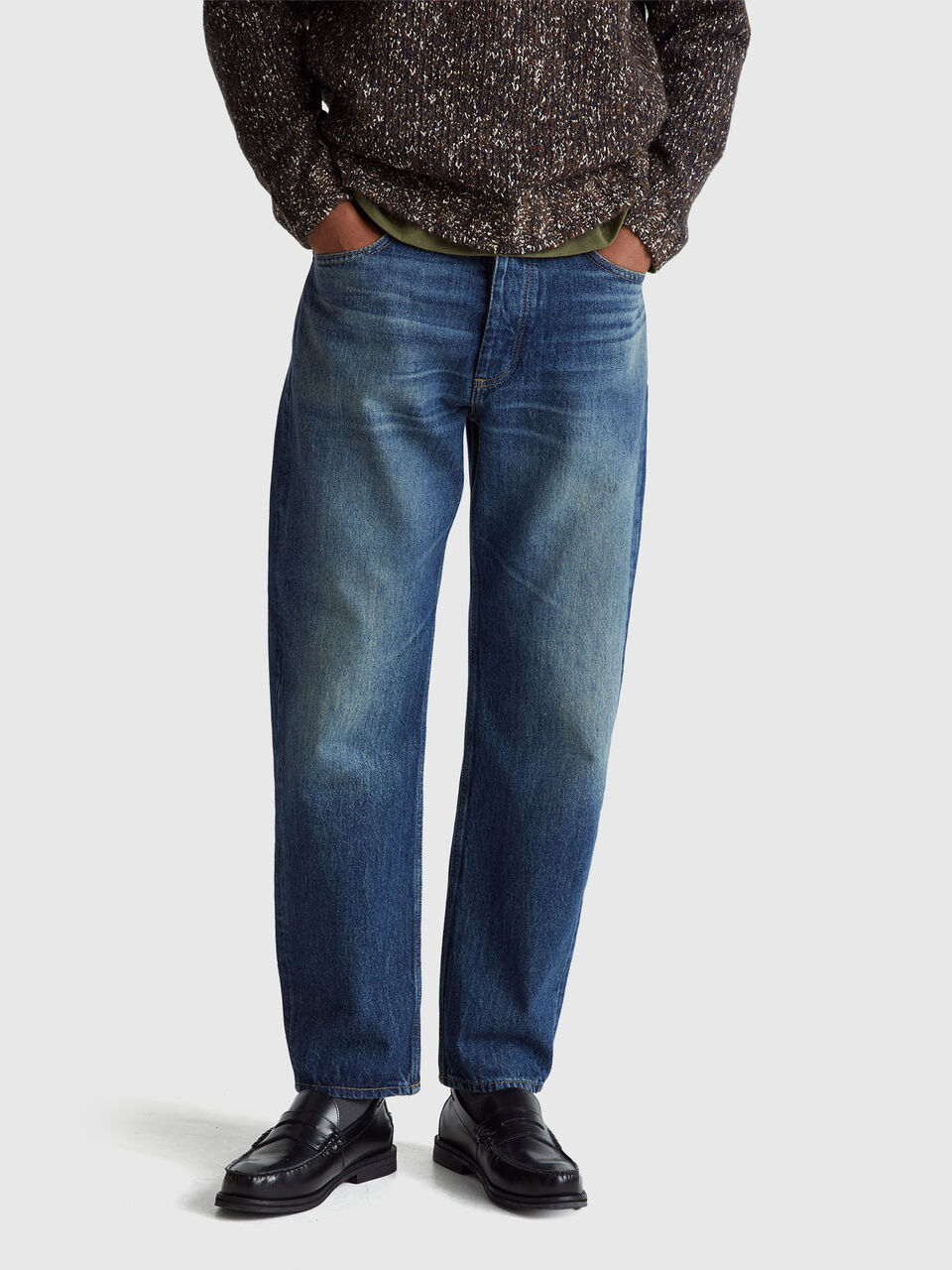 Five pocket tapered fit jeans