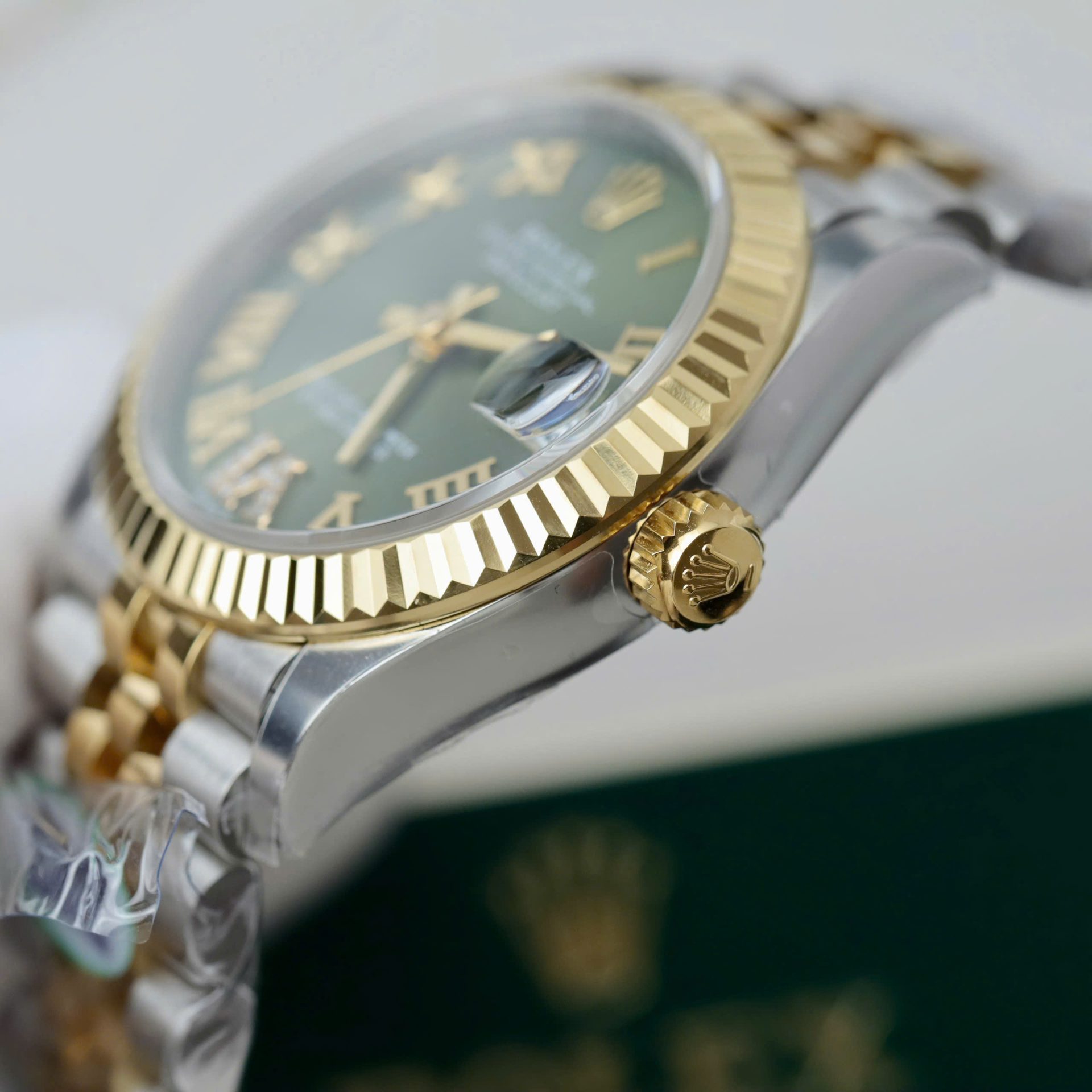 Rolex Datejust SS/YG Plated Olive Roman Dial CZ Diamonds 31mm Jub Replica