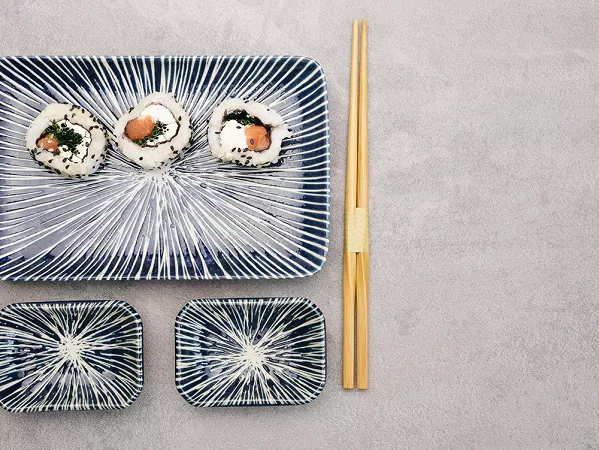 Zestaw do sushi dla 2 osób (4 el.) z pałeczkami Tokyo Design Studio - Tokusa Blue 33846