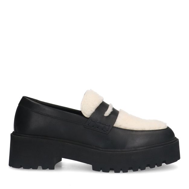 Zwarte leren loafers met teddy details