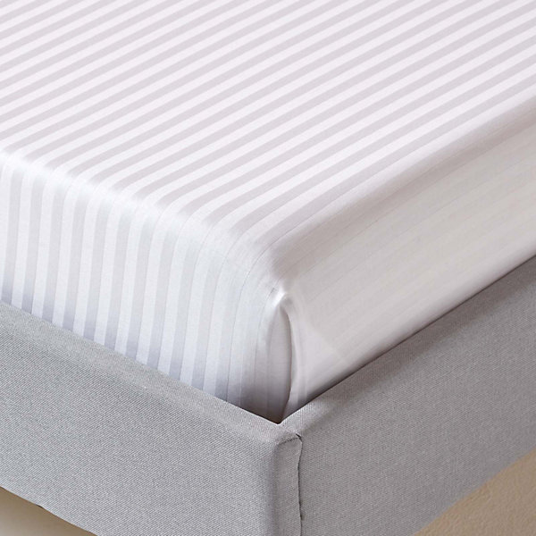 Drap plat satin rayé en coton égyptien 330 fils blanc, 240x275 cm - HOMESCAPES