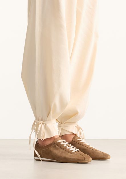 Bruine suède sneakers