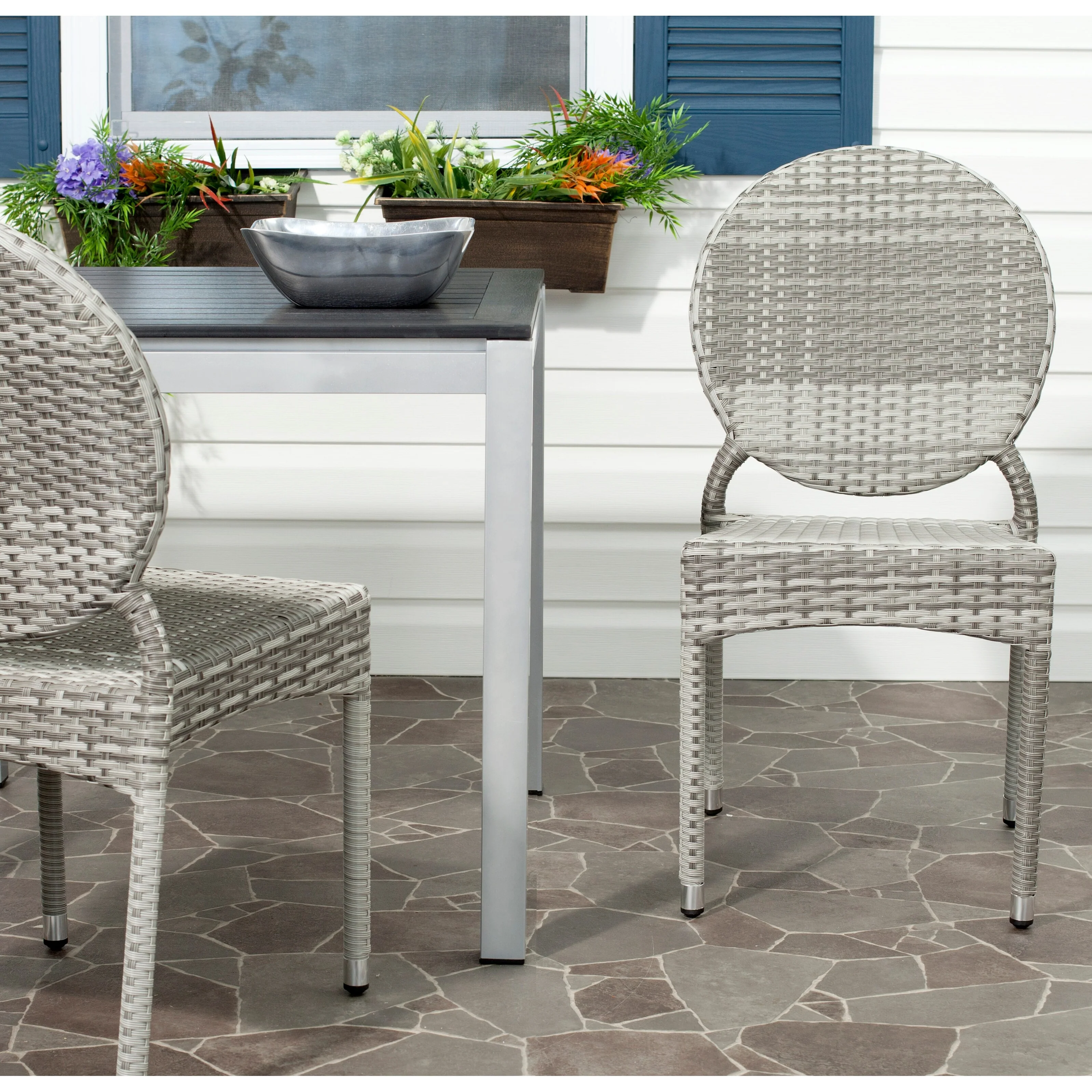 SAFAVIEH Shelvia Indoor/Outdoor Stackable Dining Chair (Set of 2) - 17Wx22Dx35H