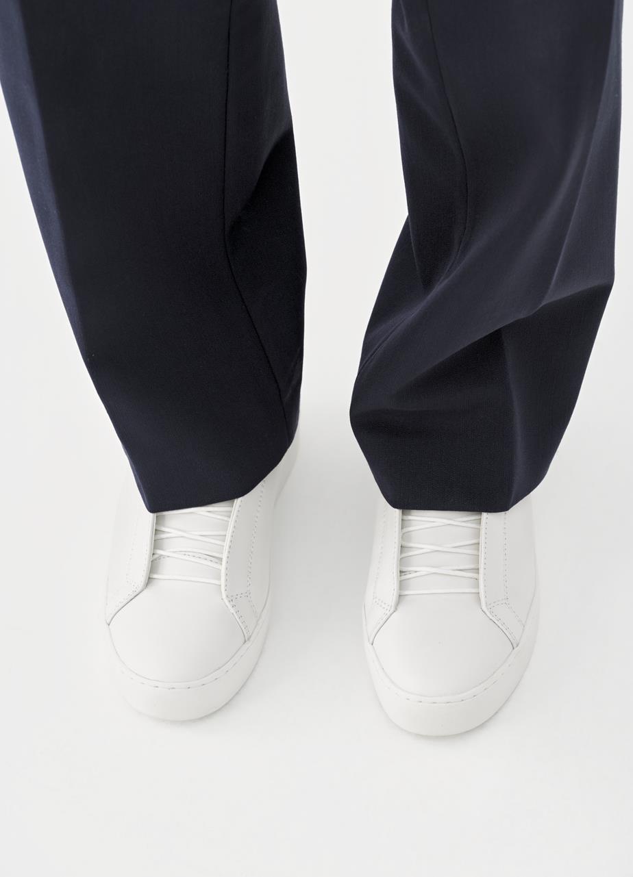 Zoe Sneakers