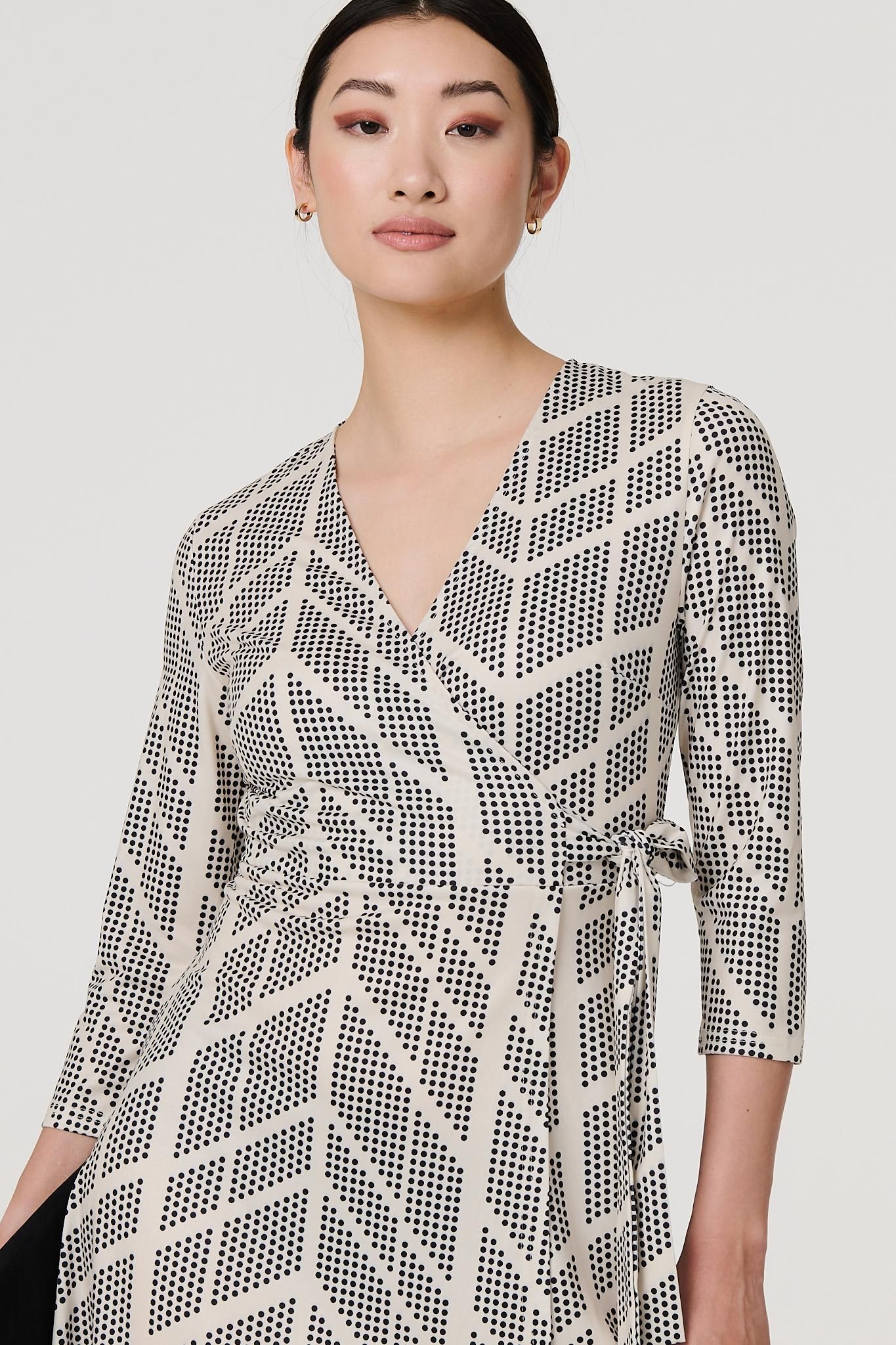 Izabel London Printed 3/4 Sleeve Knee Length Wrap Dress