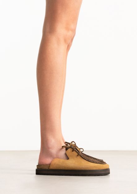 Beige suède clogs met bruine upper