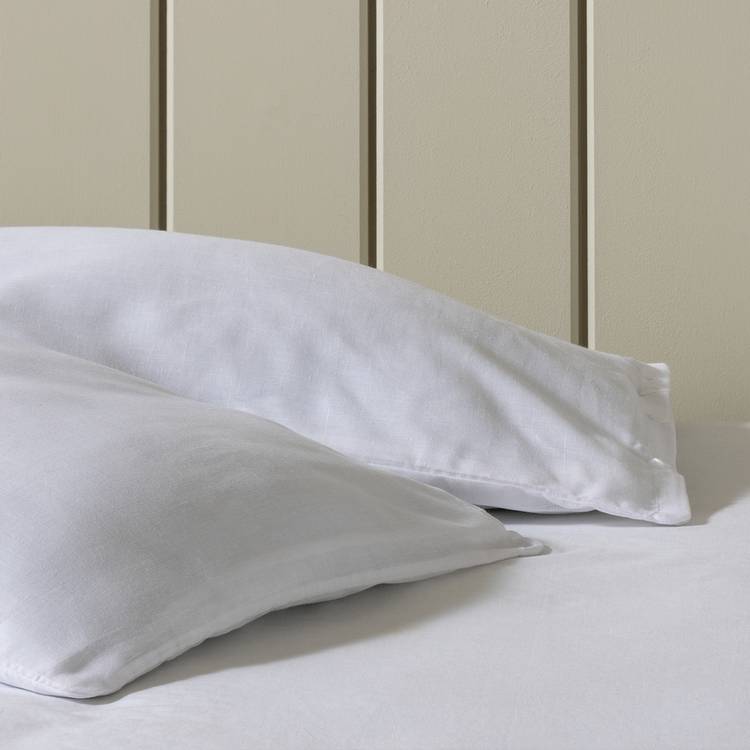 Habitat V Shaped Support Pillow with Pillowcase - White
