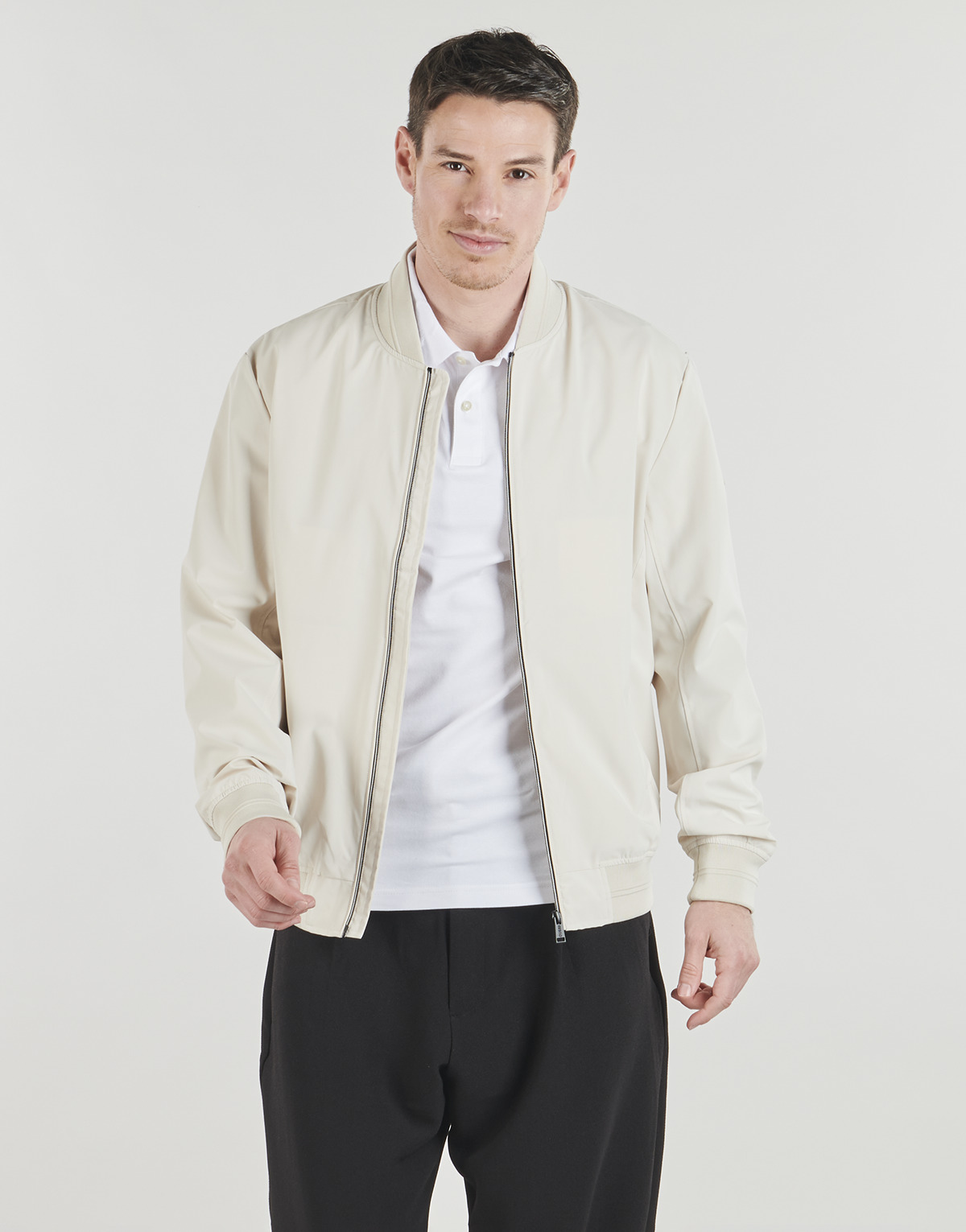 Guess - STRETCH PACKABLE BOMBER - Beige