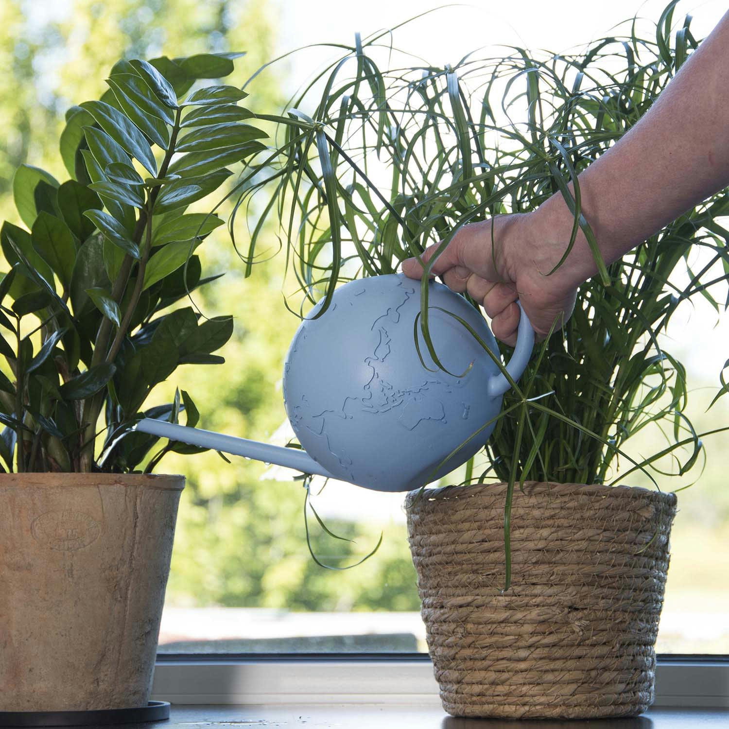 - Arrosoir en plastique recyclé globe