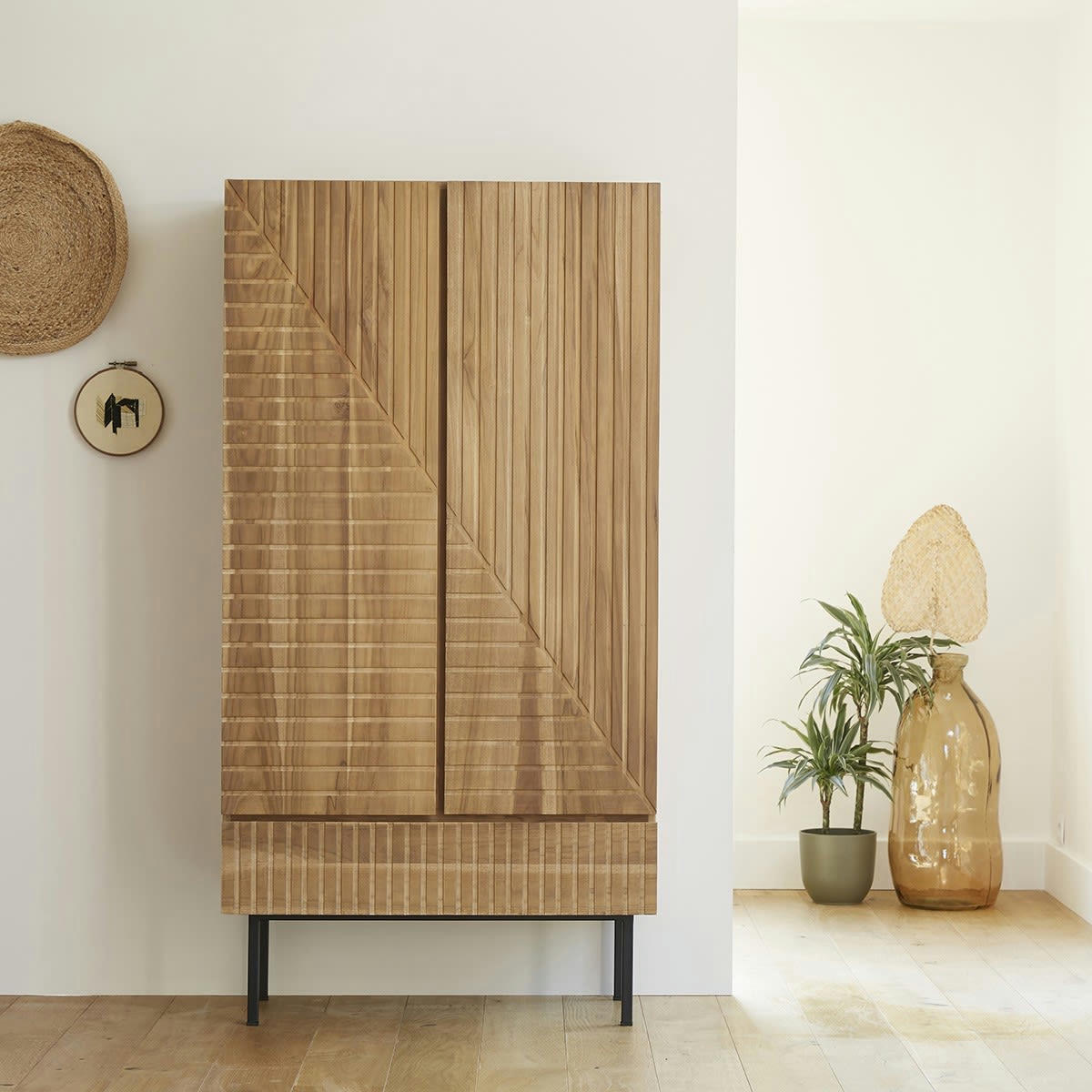 PORTLAND - Armoire en teck massif et métal