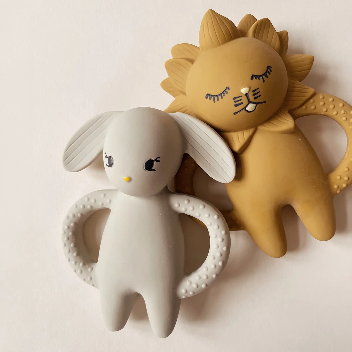 Konges Sløjd - Beißring Kaninchen, clay