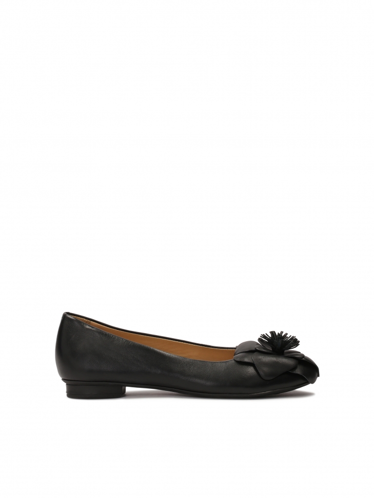 Black leather ballerinas with comfort insole