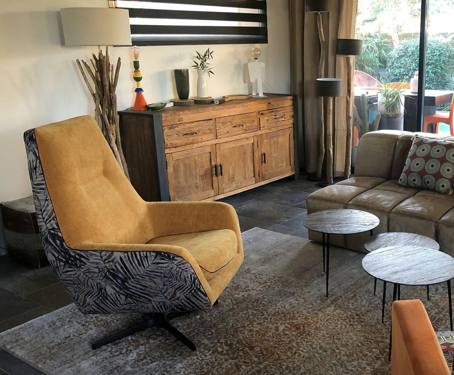 JUNGLE - Fauteuil bicolore tissu imprimé et velours ocre