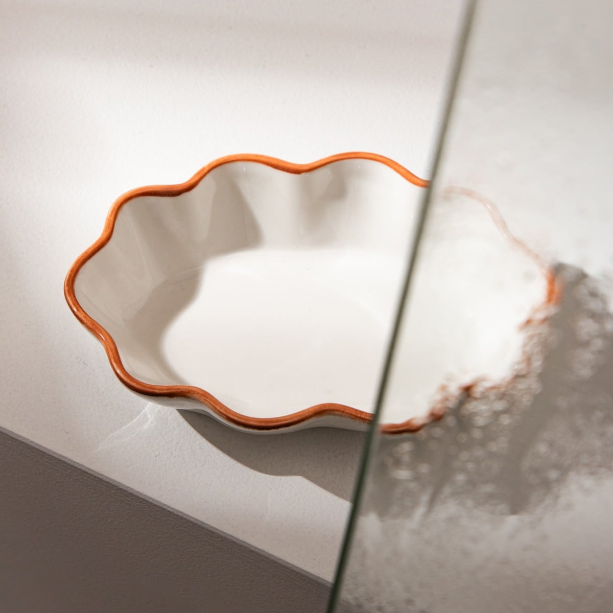 Mydelniczka MUSSEL ceramiczna 15,1x10,4x3,3 cm