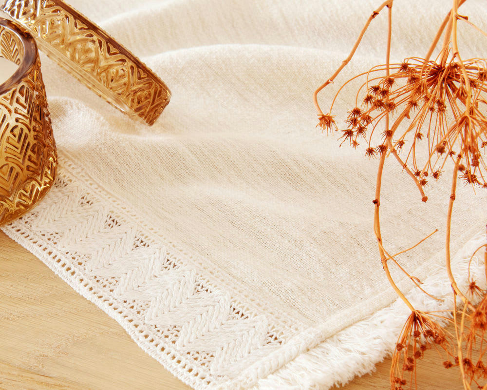 MAGDI - Nappe en coton écru 150x250