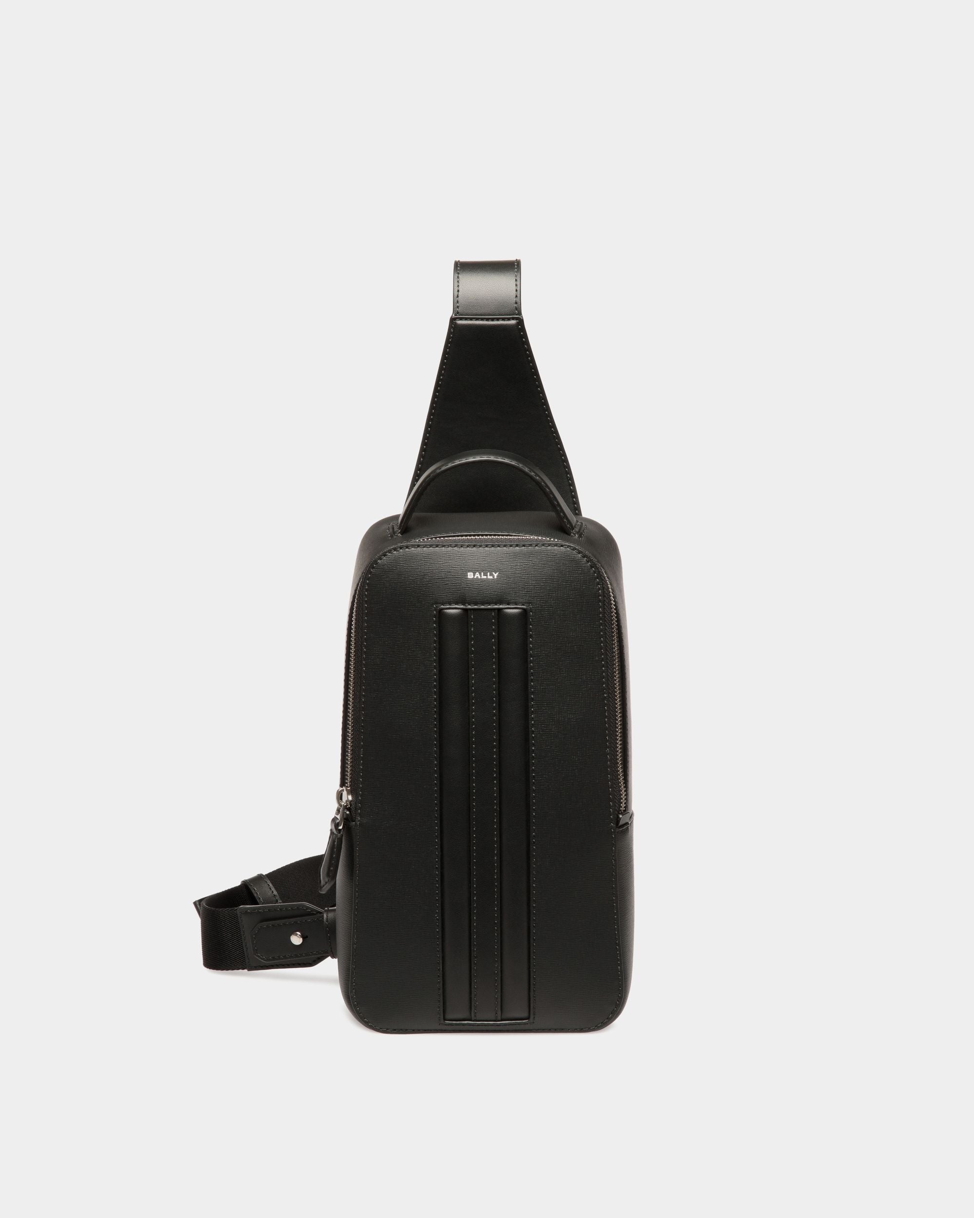 Mythos Sling Bag Aus Recyceltem Leder In Schwarz