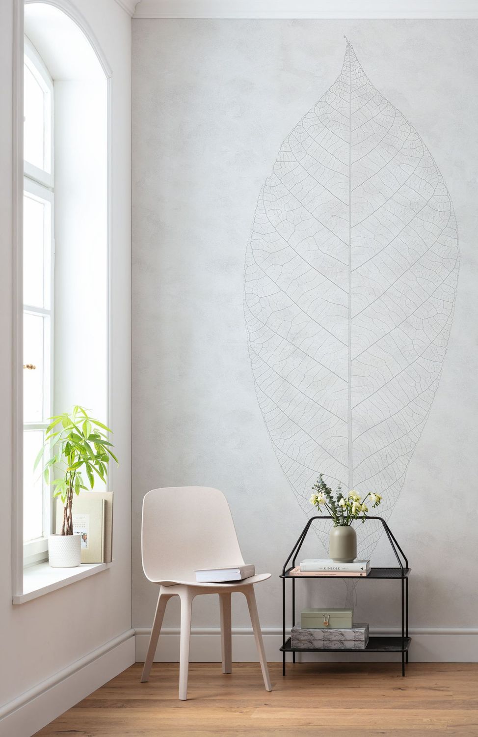 Sanders & Sanders fotobehang bladeren lichtgrijs - 200 x 280 cm - 612405