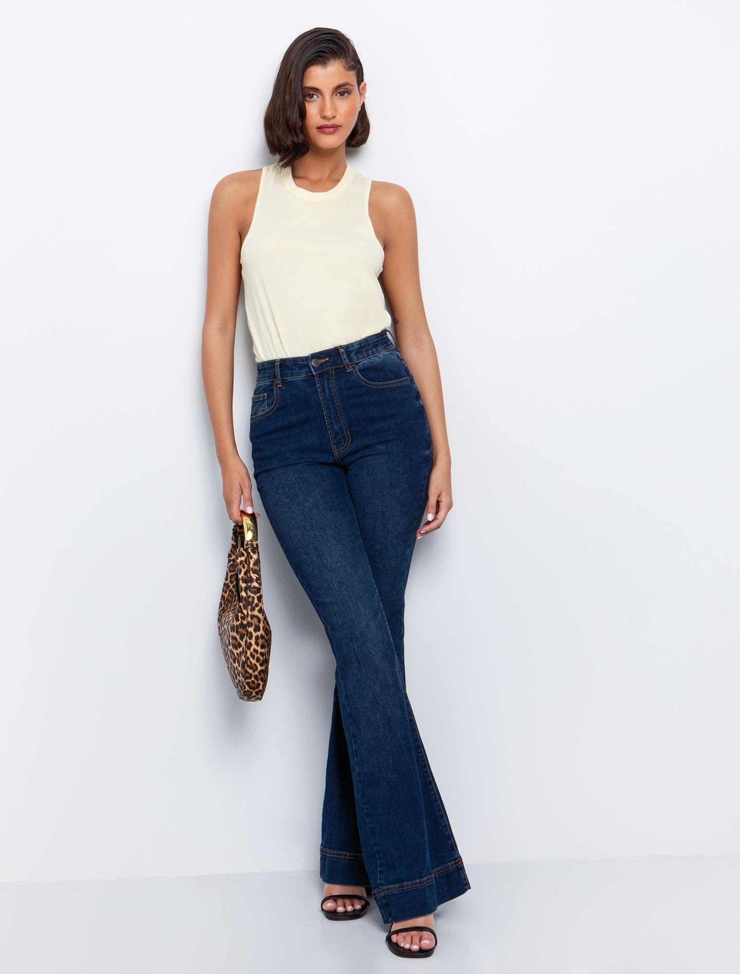 Τοπ με περιπλεγμένο σχέδιο