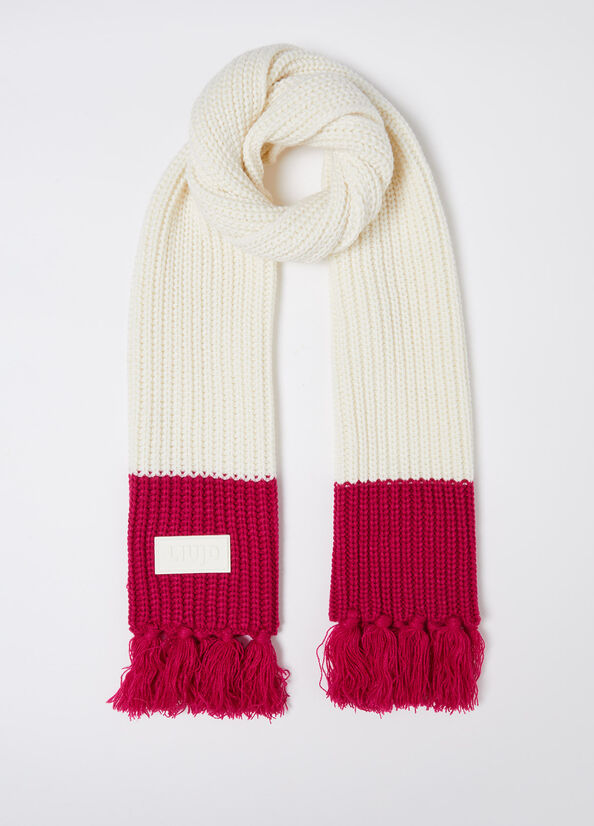 Sciarpa in maglia con frange