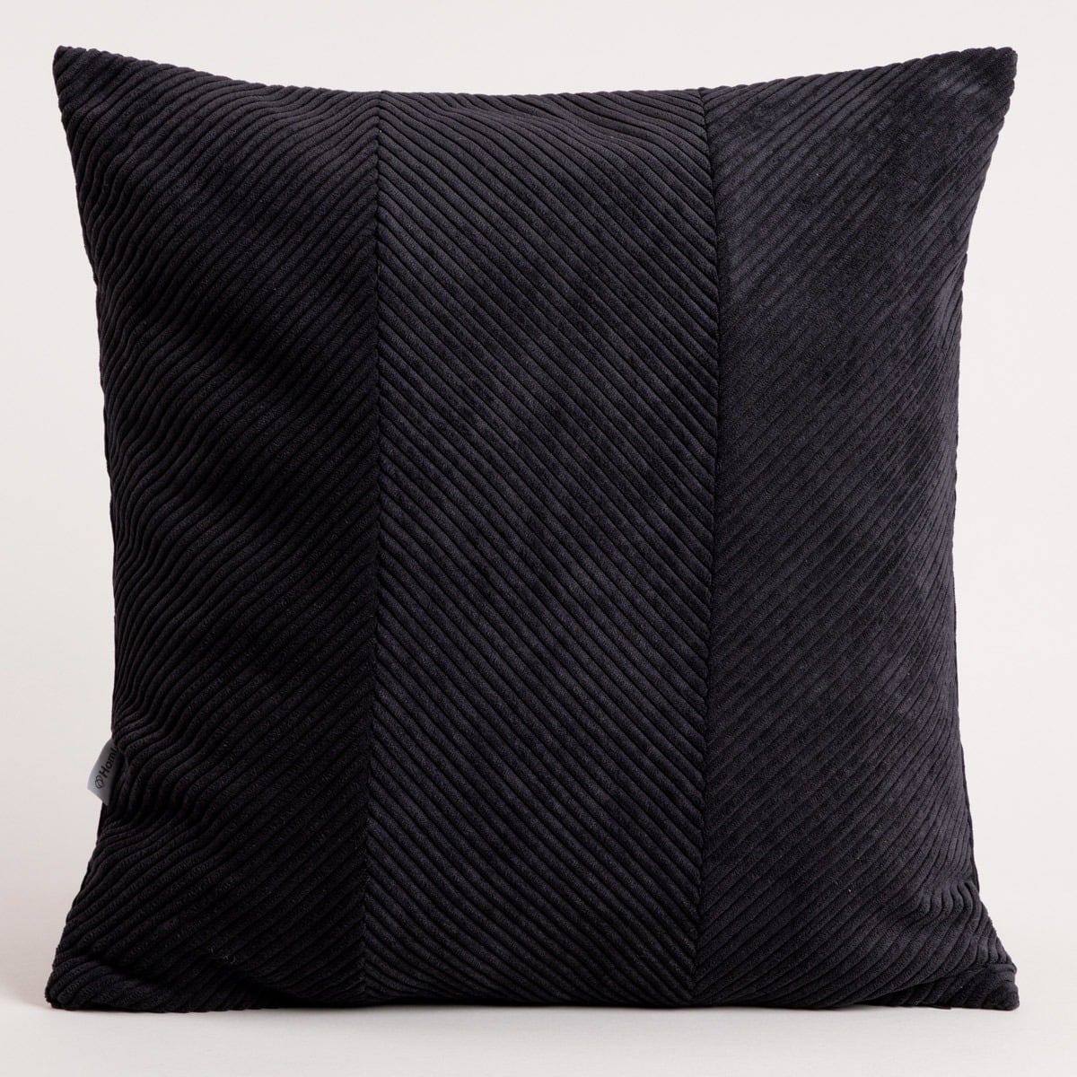 Poszewka FALLERE ze sztruksowym wzorem czarna 45x45 cm